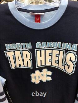 Sweat-shirt à col rond North Carolina Tar Heels pour hommes de la marque Mitchell & Ness, multi-variétés