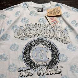 T-shirt North Carolina Tar Heels pour hommes taille XL vintage, couture unique des années 90, imprimé intégral, neuf avec étiquette.
