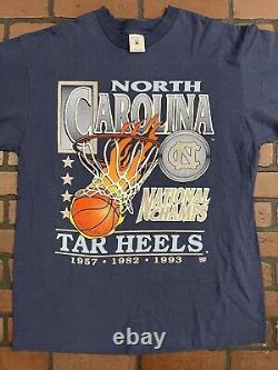 T-shirt UNC Tar Heels Champions Nationaux 1957 1982 1993 Vintage Taille XL Homme Basketball