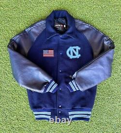 Taille petite veste de lettres North Carolina Tarheels