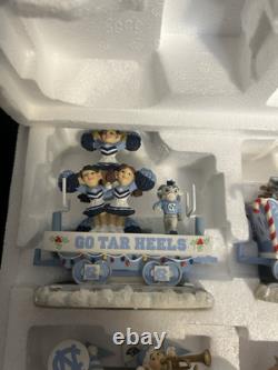Train de rail de vacances de la mi-temps 22 de Danbury Mint NCAA UNC Carolina Tar Heels à l'échelle retiré