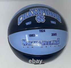 UNC Tar Heels Championnat de basket-ball Trophée en verre Ballon Michael Jordan RARE