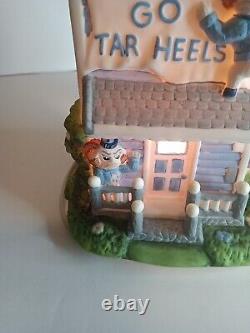 Université de Caroline du Nord 2003 - Porcelaine éclairée slave GO TAR HEELS House UNC