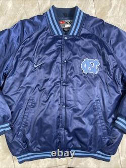 Veste bomber en satin vintage des années 90 Nike North Carolina UNC Tar Heels Taille XXL pour homme