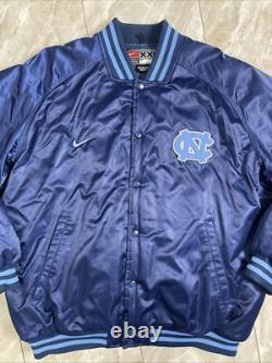 Veste bomber en satin vintage des années 90 Nike North Carolina UNC Tar Heels Taille XXL pour homme